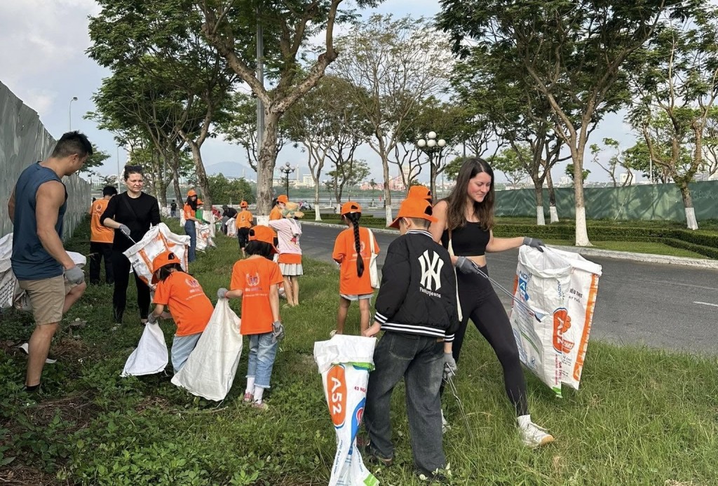 Hiện nhóm “NO trash in Da Nang anymore” do Sasha Shakhov sáng lập đã có gần 2.000 thành viên trên Facebook