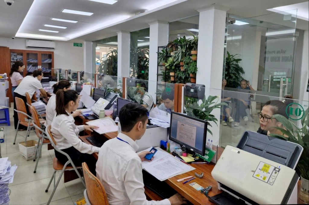 Ngành Nông nghiệp và Môi trường tạo mọi điều kiện thuận lợi cho tổ chức, cá nhân trong giải quyết thủ tục hành chính. Ảnh: Thu Hằng