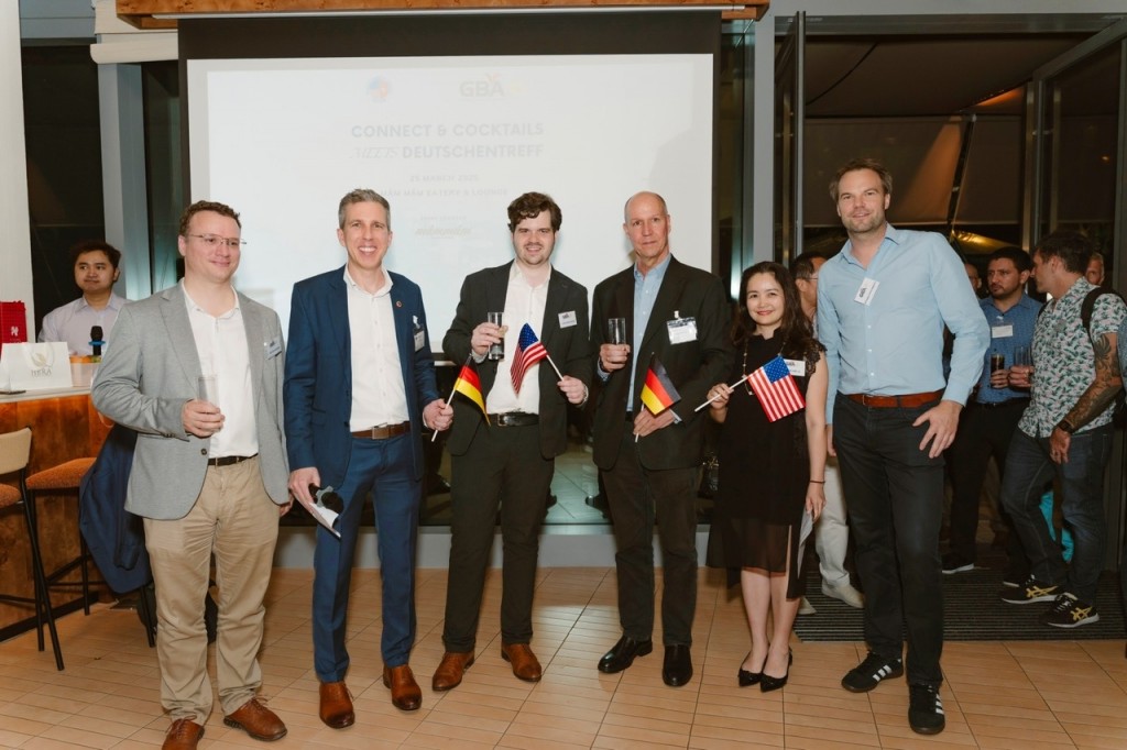 Sự kiện kết nối “Connect & Cocktail meets Deutschentreff” được GBA tổ chức lần đầu Sự kiện kết nối “Connect & Cocktail meets Deutschentreff” được GBA tổ chức lần đầu