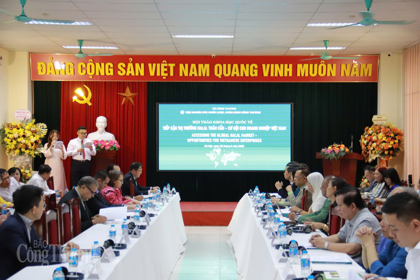 Hội thảo khoa học quốc tế “Tiếp cận thị trường Halal toàn cầu - Cơ hội cho doanh nghiệp Việt Nam”. Ảnh: Thanh Tuấn