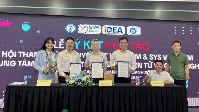 Ký kết hỗ trợ người khuyết tật tham gia hệ sinh thái kinh tế số. Ảnh: Cục Thương mại điện tử và Kinh tế số