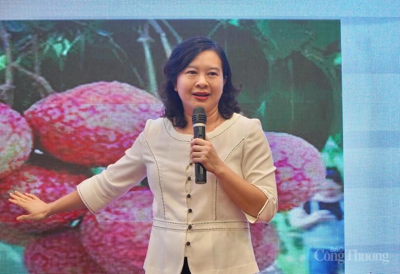 Bà Trịnh Thị Thu Hiền, Phó Cục trưởng Cục Xuất nhập khẩu (Bộ Công Thương) phát biểu tại hội thảo