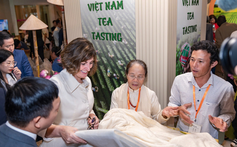 Sản phẩm OCOP Hà Nội được giới thiệu tại diễn đàn. Ảnh: Trần Văn