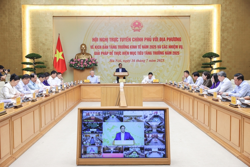 Thủ tướng yêu cầu xây dựng, trình ban hành Nghị quyết của Chính phủ về chỉ tiêu tăng trưởng bảo đảm sát tình hình, mang tính cụ thể, tính khả thi, tính chiến đấu cao, tính hệ thống và đồng bộ, tính hiệu quả để bảo đảm mục tiêu đề ra - Ảnh: VGP/Nhật Bắc