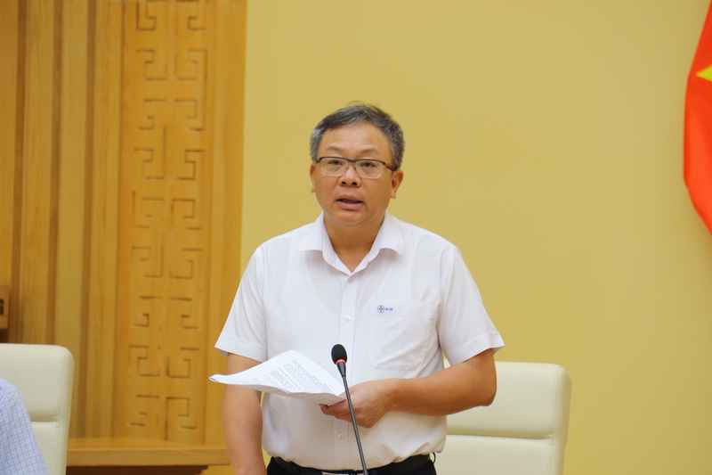 Phó Tổng giám đốc EVN Phạm Hồng Phương báo cáo tại cuộc họp. Ảnh: Thanh Tuấn
