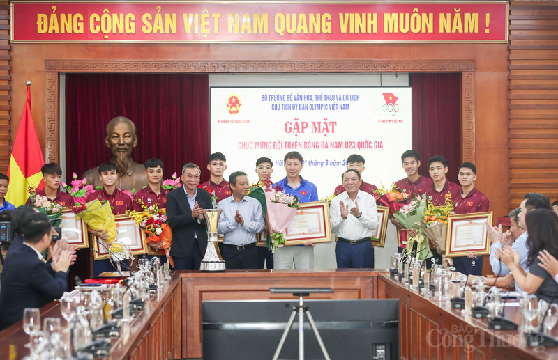 Đây là sự động viên kịp thời, thể hiện sự quan tâm sâu sắc của Đảng, Nhà nước và ngành thể thao đối với sự phát triển của bóng đá nước nhà