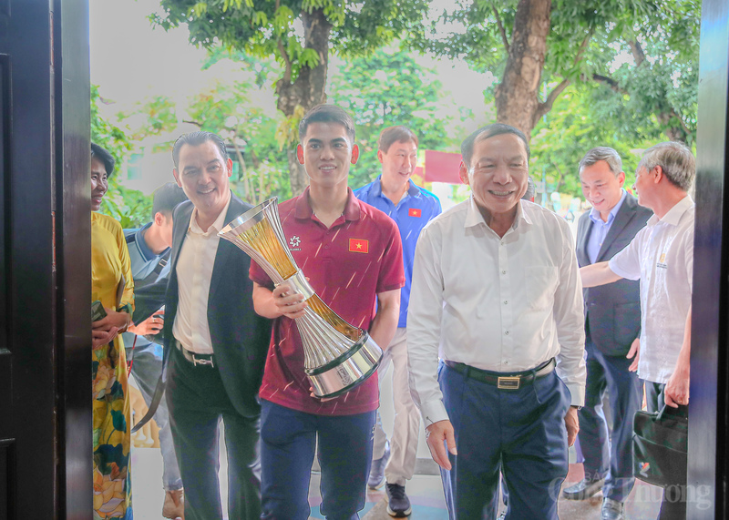 Để động viên, khích lệ và ghi nhận thành tích của Đội tuyển U23 Việt Nam, Bộ VHTTDL tổ chức buổi gặp mặt, chúc mừng Đội tuyển