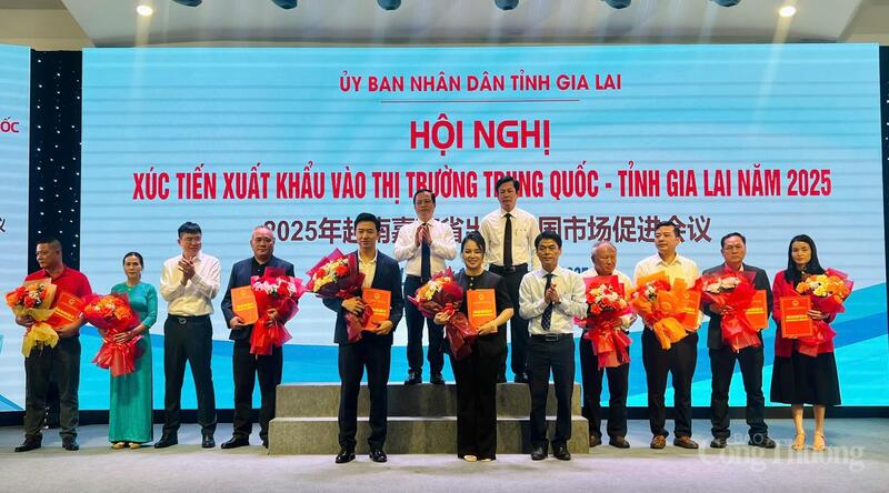 Các bản ghi nhớ hợp tác đã được ký kết giữa các doanh nghiệp Gia Lai và doanh nghiệp Trung Quốc. Ảnh: Hiền Mai