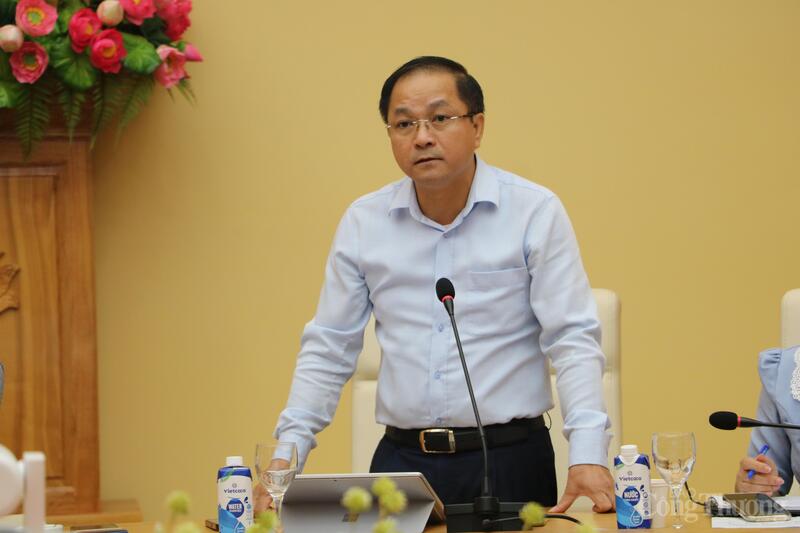 Ông Đào Duy Anh, Phó Cục trưởng Cục Đổi mới sáng tạo, chuyển đổi xanh và Khuyến công trình bày về dự thảo Thông tư quy định về lộ trình áp dụng tỷ lệ phối trộn nhiên liệu sinh học.