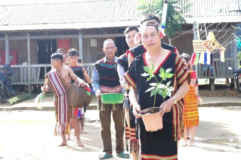 Nghi lễ cúng Thần Sâm do già làng và cộng đồng Xê Đăng thực hiện