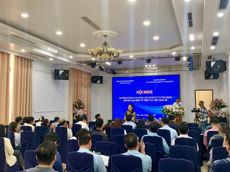 Toàn cảnh hội nghị. Ảnh: Cục Thương mại điện tử và Kinh tế số