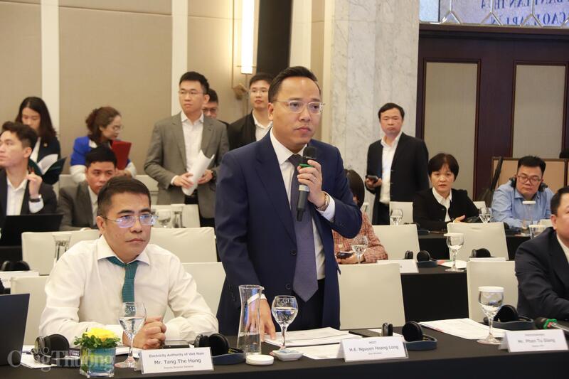 Thứ trưởng Bộ Công Thương Nguyễn Hoàng Long phát biểu tại sự kiện. Ảnh: Thanh Tuấn