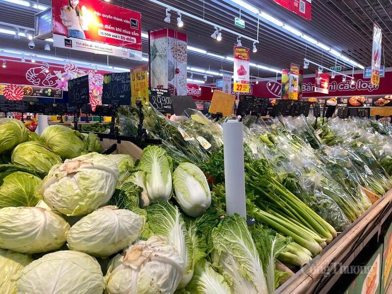 Hệ thống siêu thị nỗ lực bình ổn giá với nhiều ưu đãi. Ảnh: Khánh Ly