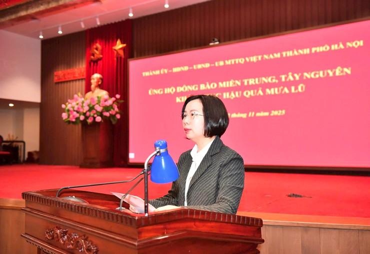 Cán bộ và nhân dân Thủ đô ủng hộ đồng bào miền Trung, Tây Nguyên khắc phục hậu quả mưa lũ- Ảnh 2. Cán bộ và nhân dân Thủ đô ủng hộ đồng bào miền Trung, Tây Nguyên khắc phục hậu quả mưa lũ- Ảnh 2.