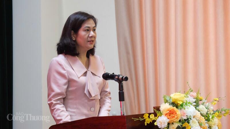 Đồng chí Nguyễn Minh Huệ, Quyền Trưởng Ban Tuyên giáo và Dân vận Đảng ủy Bộ Công Thương phát biểu