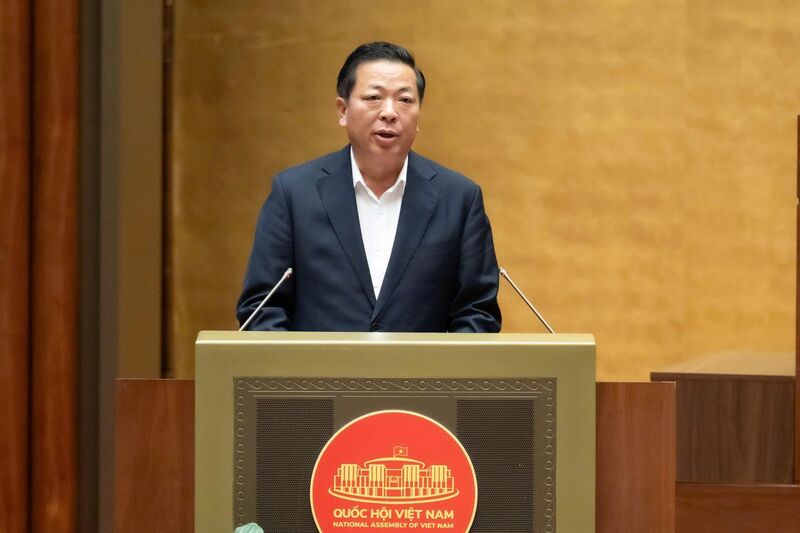 Bộ trưởng Bộ Xây dựng Trần Hồng Minh . Ảnh: VPQH