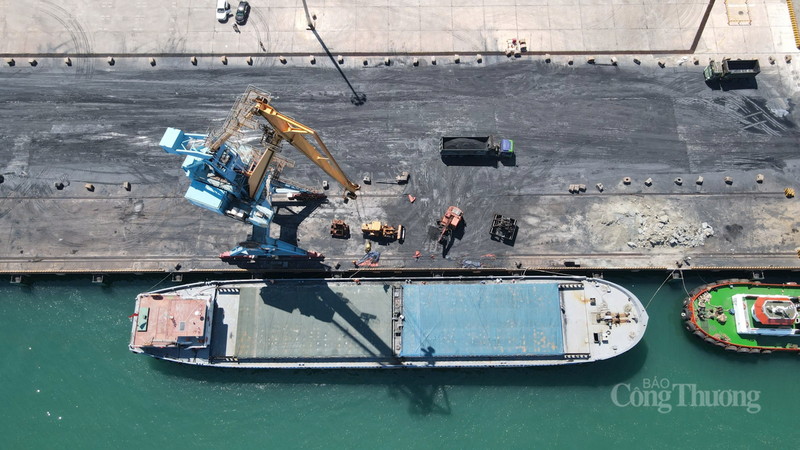 KKT Vũng Áng sở hữu vị trí chiến lược và hệ thống cảng nước sâu tự nhiên. Ảnh: Trọng Tùng