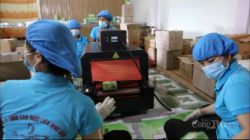 Hoạt động sản xuất sản phẩm công nghiệp nông thôn tại Quảng Trị.