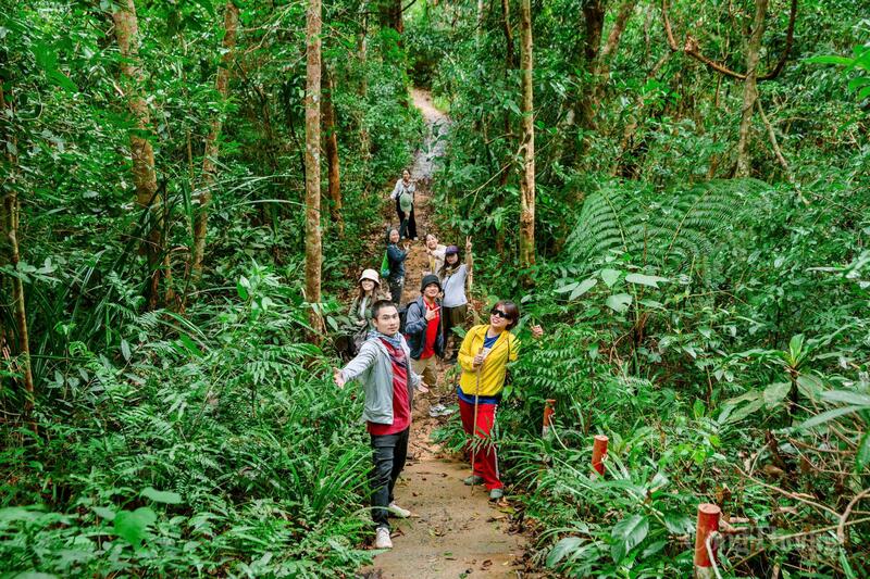 Các loại hình du lịch sinh thái, du lịch văn hóa - lịch sử được du khách quan tâm. Ảnh: Hiền Mai