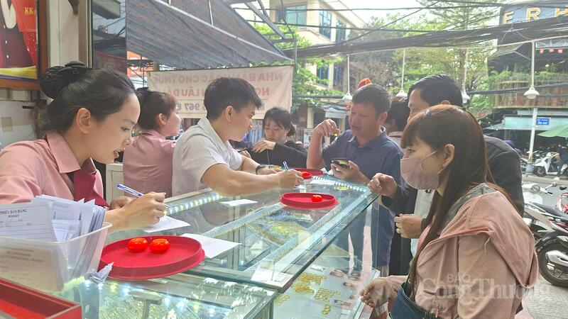 Sản phẩm vàng được chọn mua nhiều nhất là vàng nhẫn trơn từ 5 phân đến 1 chỉ.