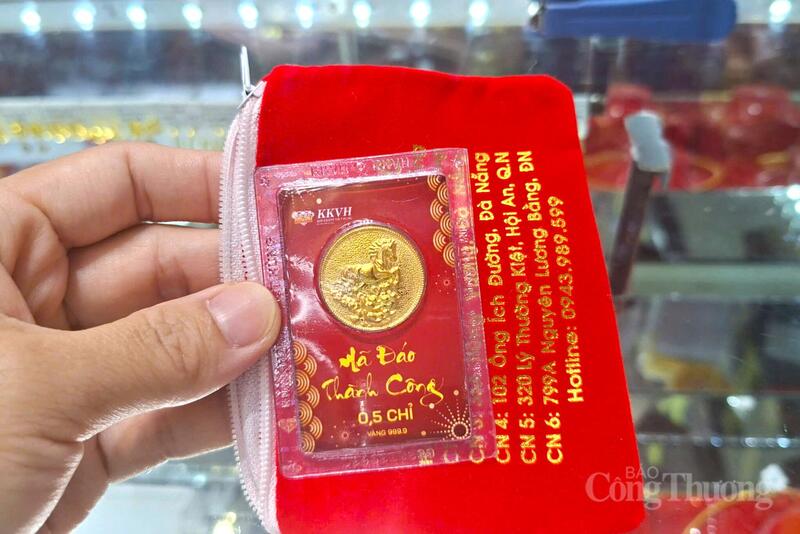 Sản phẩm vàng 5 phân (0,5 chỉ) hình linh vật Ngựa năm nay được nhiều khách hàng ưa chuộng.