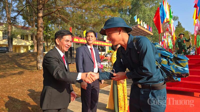 Gia Lai: Gần 5.700 thanh niên nô nức lên đường nhập ngũ - 15