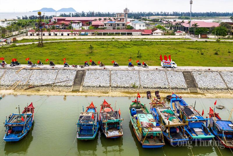 Hà Tĩnh: Rực rỡ sắc đỏ trước ngày hội non sông - 5