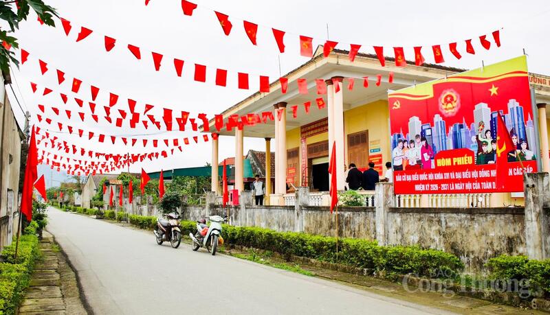 Hà Tĩnh: Rực rỡ sắc đỏ trước ngày hội non sông - 13