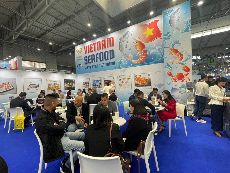 Thương vụ Việt Nam tại Tây Ban Nha hỗ trợ doanh nghiệp thủy sản trong nước kết nối với các nhà nhập khẩu.