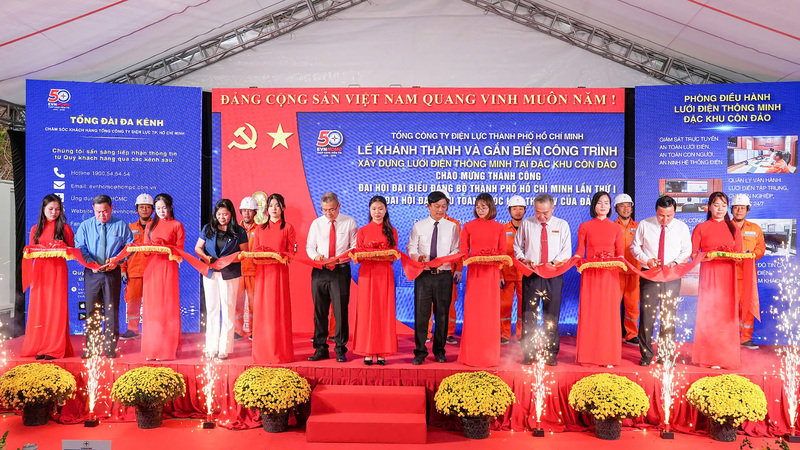 Cắt băng khánh thành công trình “Xây dựng lưới điện thông minh tại Đặc khu Côn Đảo” năm 2026. Ảnh: Minh Khuê.