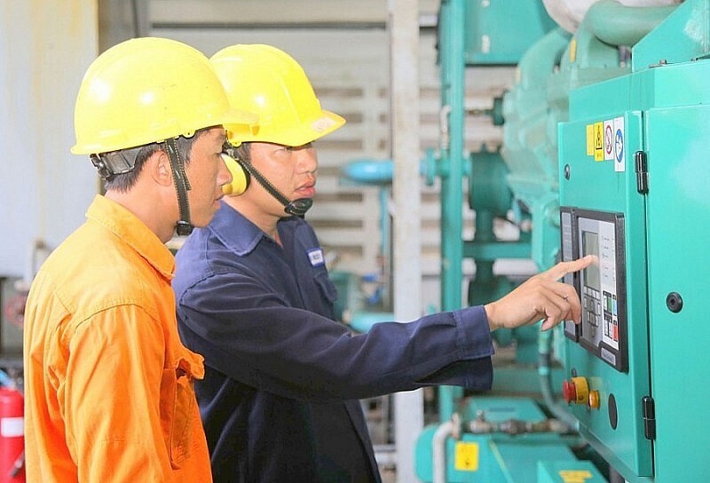 Côn Đảo từng phụ thuộc hoàn toàn vào nguồn điện diesel trước khi sáp nhập vào TP. Hồ Chí Minh. Ảnh EVNSPC.