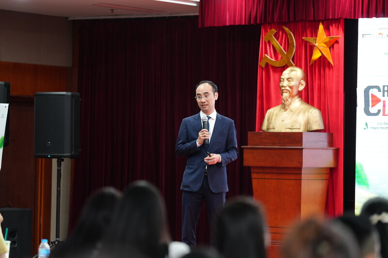 Đại diện ACCESSTRADE, ông Đỗ Hững Hưng chia sẻ tại hội nghị
