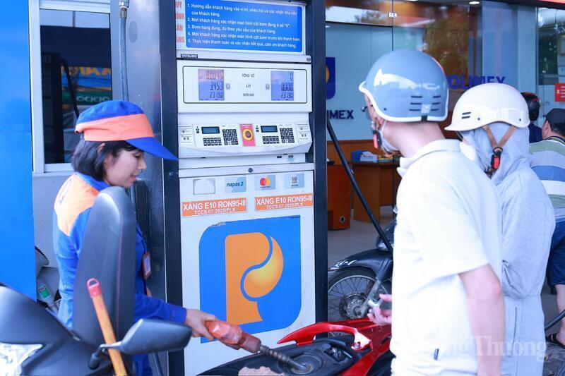 Petrolimex tiên phong kinh doanh xăng sinh học E10. Ảnh: Quỳnh Trang