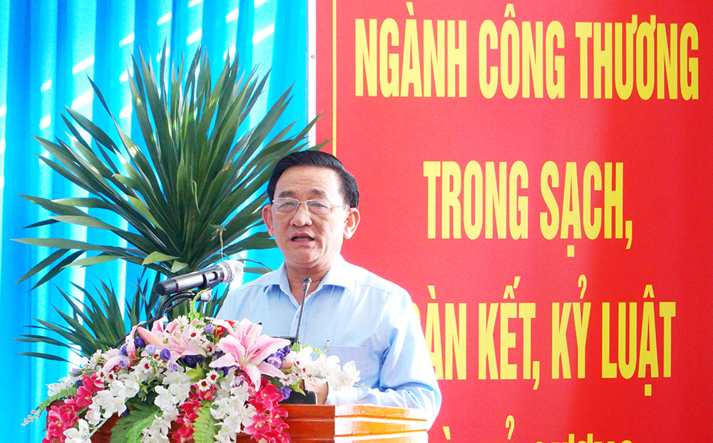 Ông Trần Quốc Tuấn- Ủy viên Ban Thường vụ Tỉnh ủy, Giám đốc Sở Công Thương phát biểu khai mạc hội nghị.