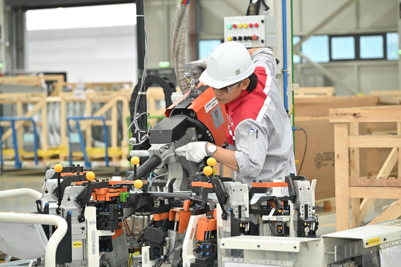 Sử dụng hiệu quả vốn đầu tư nước ngoài nhằm nâng cao năng lực sản xuất trong nước. Ảnh: Cấn Dũng