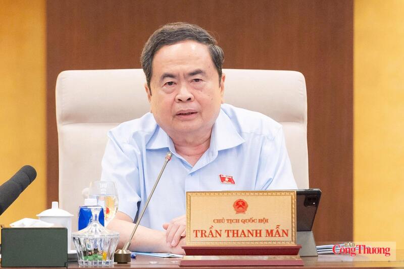 Chủ tịch Quốc hội cho rằng luật sửa đổi cần mở đường cho công nghệ, bảo vệ tối đa chất xám của tác giả và trao quyền cho các doanh nghiệp xuất bản tự tin hội nhập quốc tế. Ảnh: Vũ Hiếu