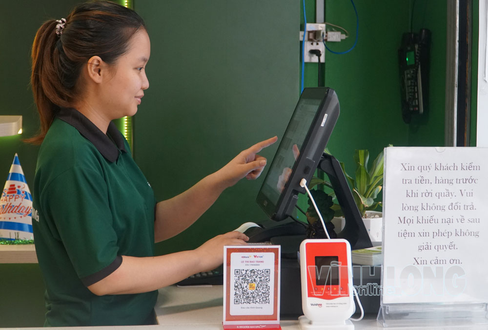 Thanh toán không dùng tiền mặt ngày càng được mở rộng, đáp ứng xu hướng giao dịch hiện đại của người dân và doanh nghiệp.
