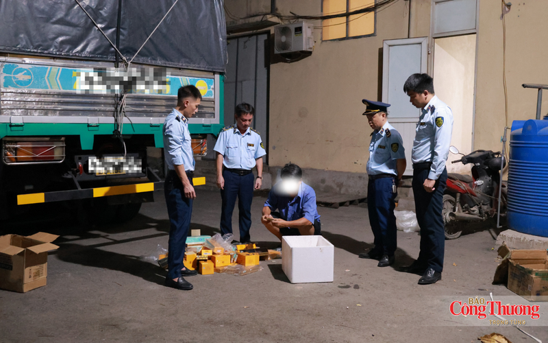 Hơn 400 bao thuốc lá điếu do nước ngoài sản xuất không có hóa đơn, chứng từ chứng minh tính hợp pháp bị tiêu hủy.