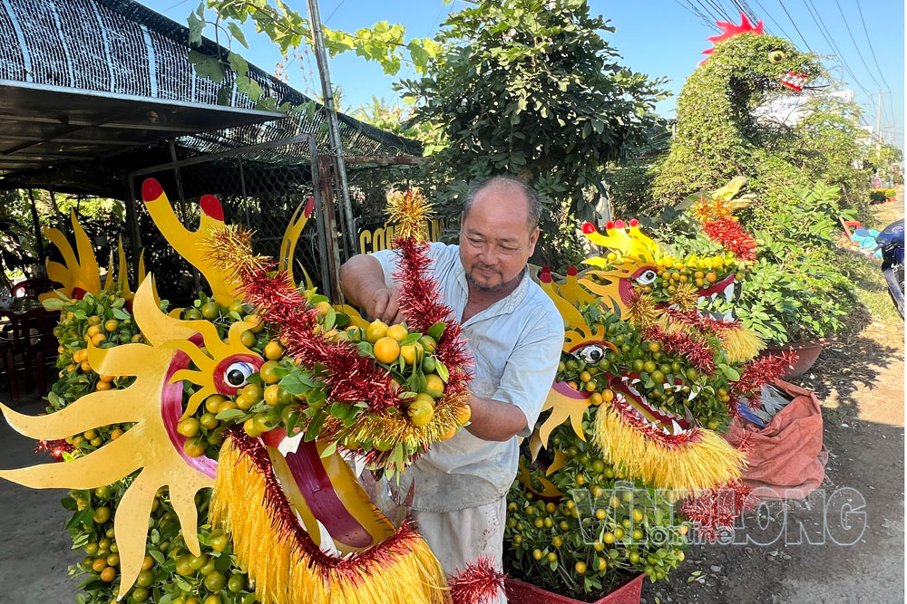 Sản xuất hoa kiểng ở xã Hưng Khánh Trung.