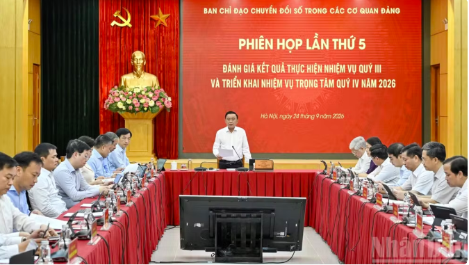 Đồng chí Trần Cẩm Tú, Ủy viên Bộ Chính trị, Thường trực Ban Bí thư, Trưởng Ban Chỉ đạo chủ trì hội nghị. (Ảnh: DUY LINH)