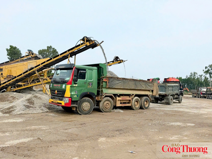 Việc cho phép và hướng dẫn các doanh nghiệp chủ mỏ làm thủ tục nâng công suất khai thác được kỳ vọng sẽ giải quyết vấn đề thiếu vật liệu xây dựng