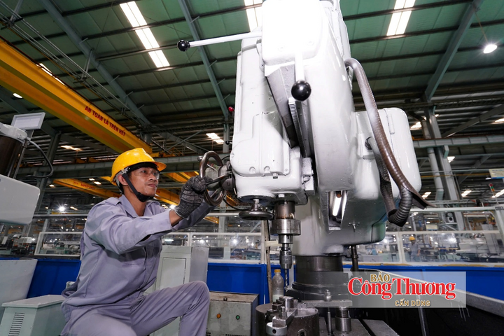 Bộ Công Thương định hướng phát triển công nghiệp thế hệ mới, làm chủ công nghệ và thúc đẩy khu công nghiệp sinh thái.