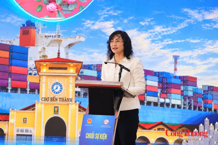 Thứ trưởng Bộ Công Thương Phan Thị Thắng phát biểu khai mạc Hội nghị.