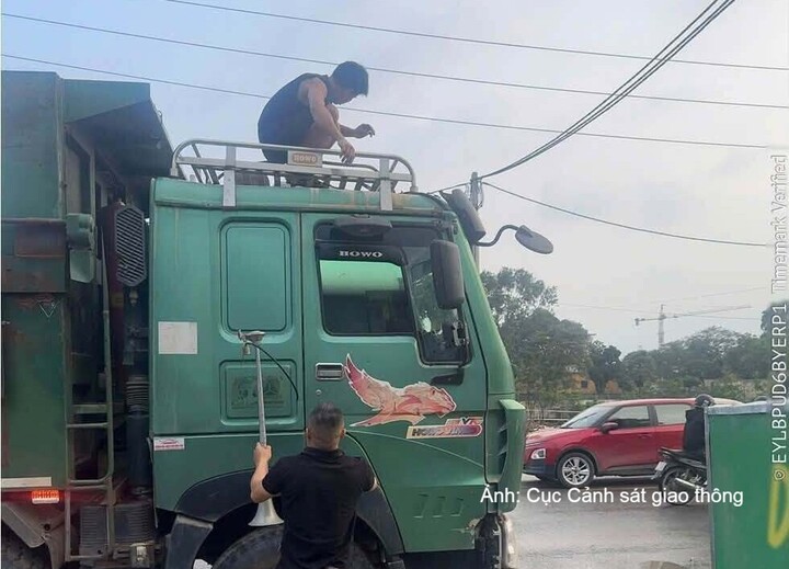 Một trường hợp xe tải sử dụng còi hơi không đúng quy định.